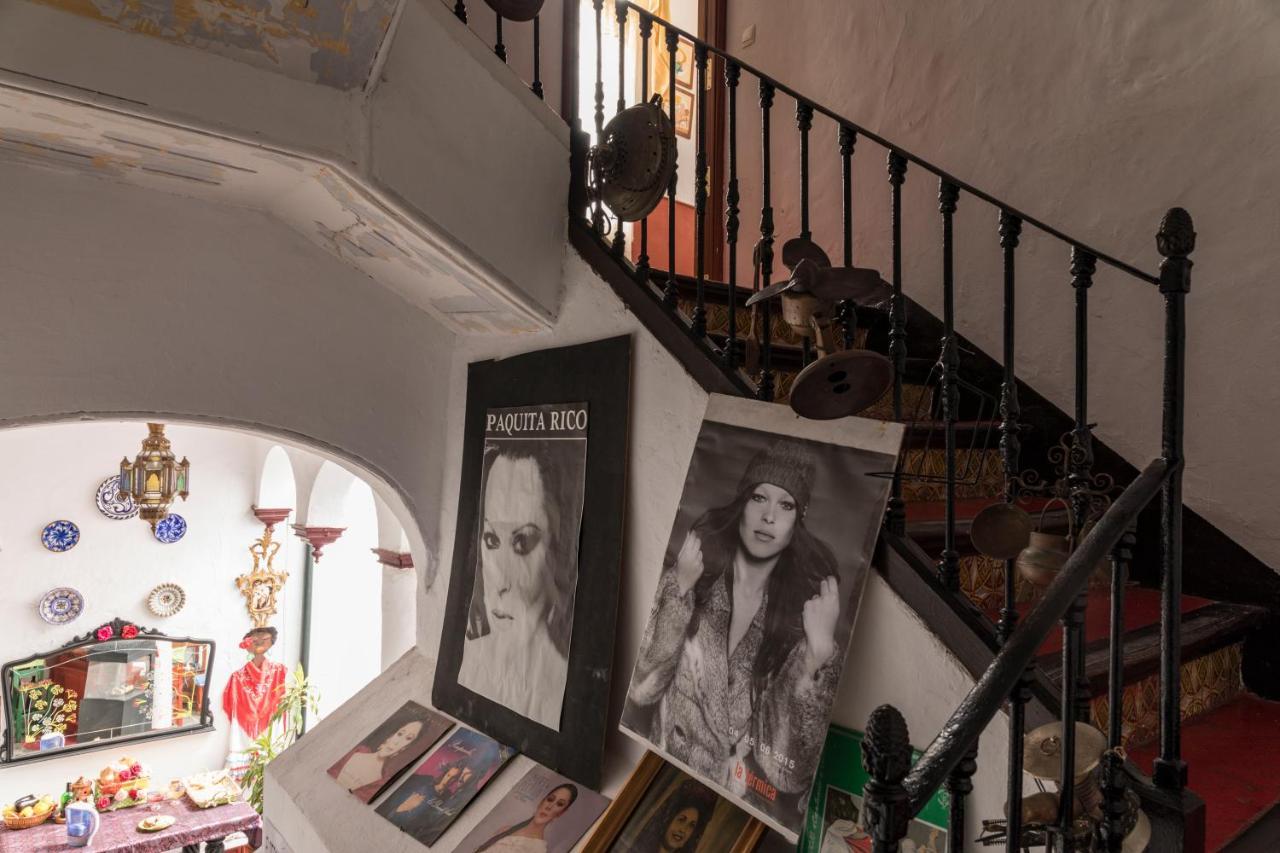 Hostel Patio 19 Malaga Ngoại thất bức ảnh