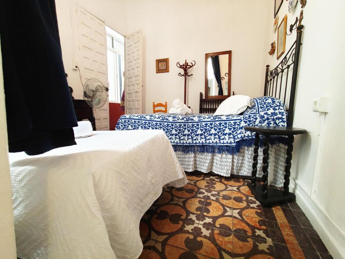 Hostel Patio 19 Malaga Ngoại thất bức ảnh