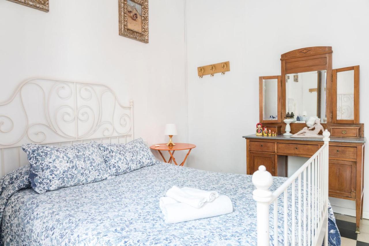 Hostel Patio 19 Malaga Ngoại thất bức ảnh