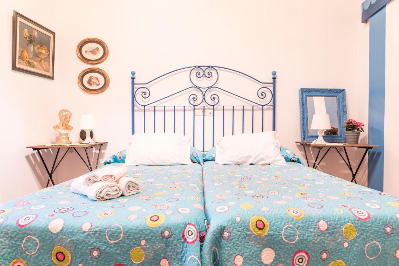 Hostel Patio 19 Malaga Ngoại thất bức ảnh